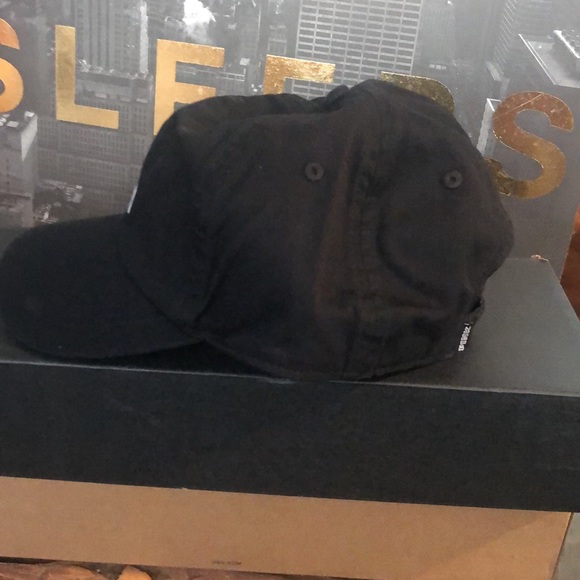 Baseball cap - Picture 4 of 5